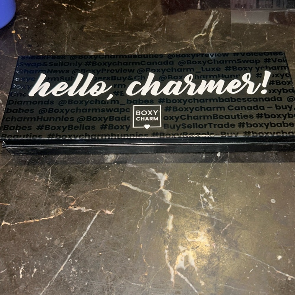 Boxy charms Hello charmer eyeshadow palette